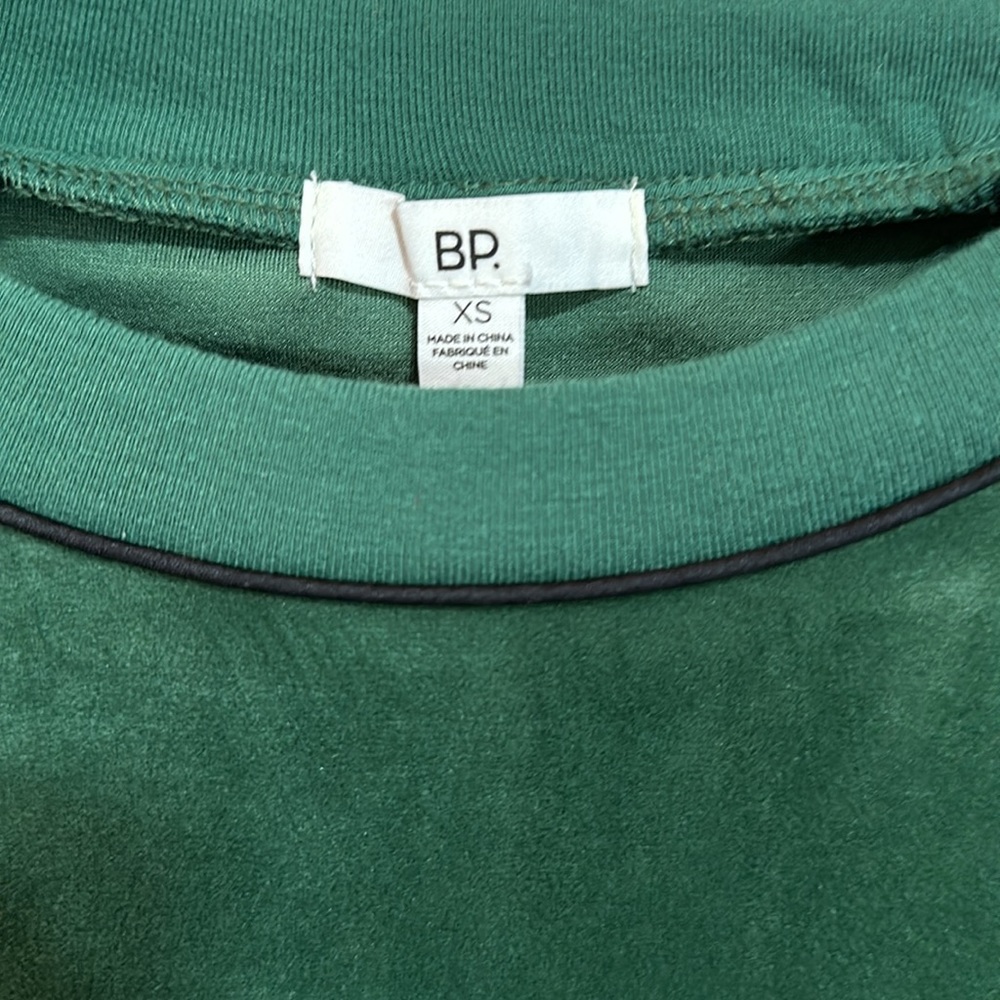 NWT. Nordstrom Velvet Top. - Picture 5 of 7
